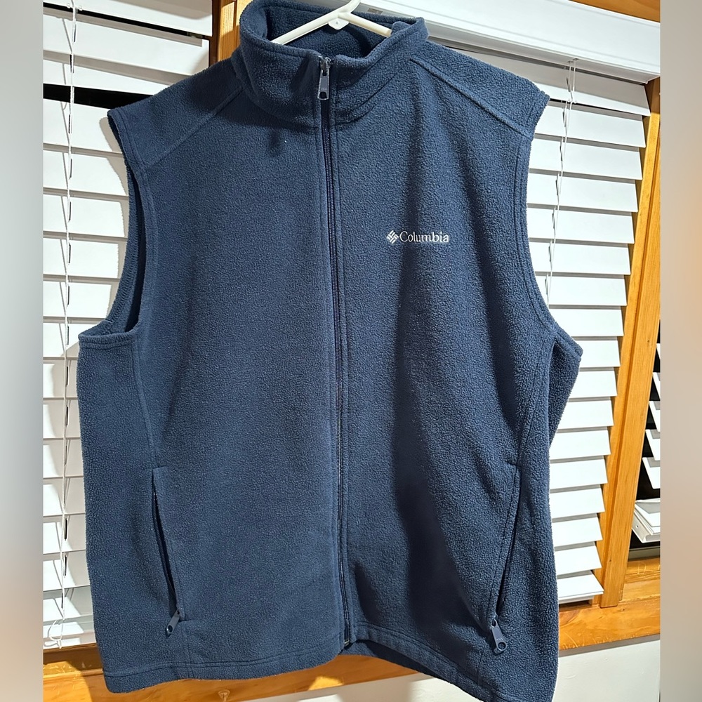 Men’s fleece vest